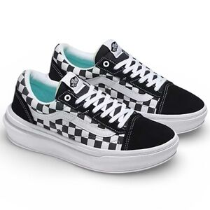 VANS | Old Skool Overt Checkerboard Black/ White Suede Canvas Platform Sneaker